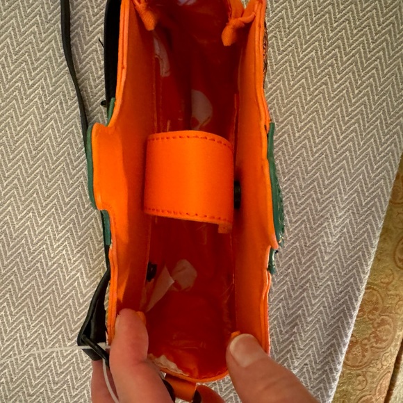 Betsey Johnson Halloween Jack O Lantern Glow Dark Pumpkin Crossbody Bag NWT - Picture 13 of 16